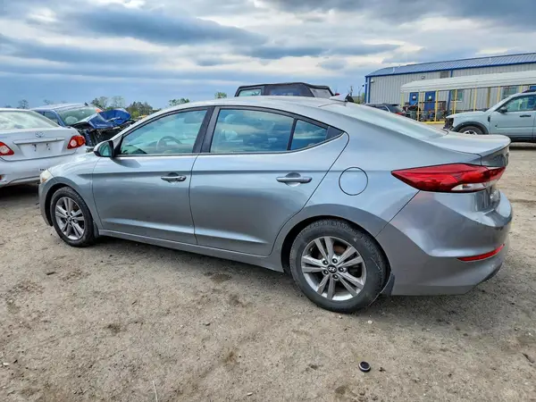 KMHD84LF1JU553828 2018 HYUNDAI ELANTRA - Image 2