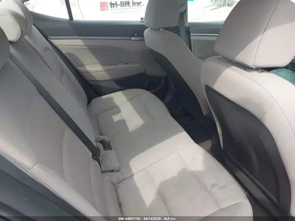 KMHD84LF1JU554932 2018 HYUNDAI ELANTRA - Image 8