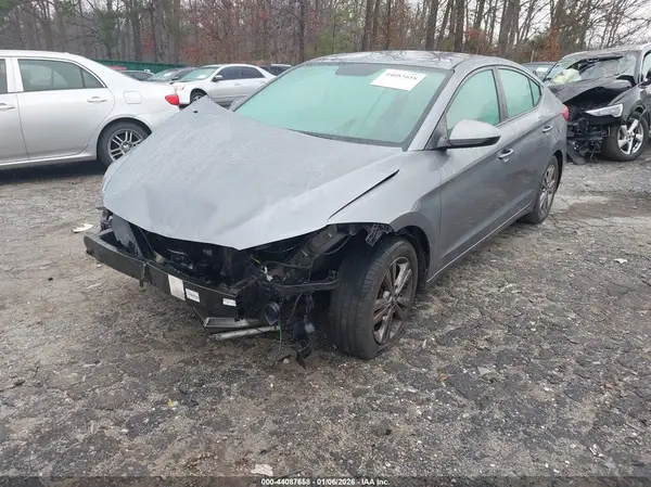 KMHD84LF1JU556485 2018 HYUNDAI ELANTRA - Image 2