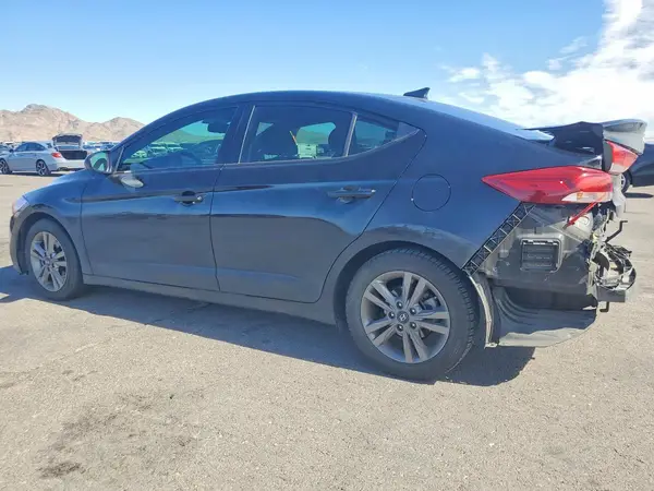 KMHD84LF1JU572136 2018 HYUNDAI ELANTRA - Image 2