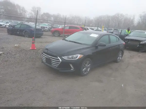 KMHD84LF1JU584335 2018 HYUNDAI ELANTRA - Image 2