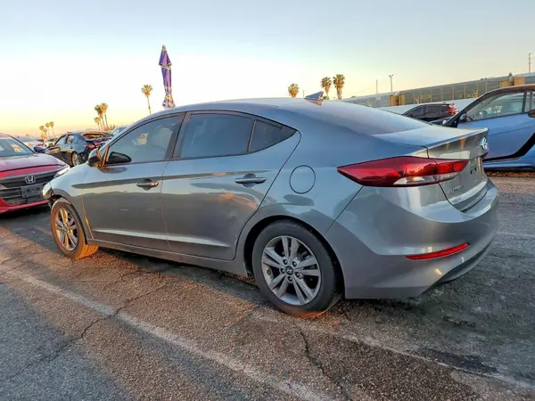 KMHD84LF1JU599644 2018 HYUNDAI ELANTRA - Image 2