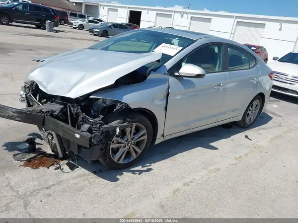 KMHD84LF1JU609475 2018 HYUNDAI ELANTRA - Image 2