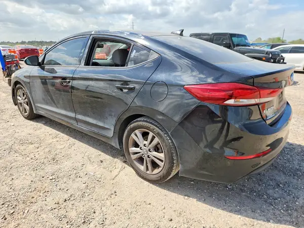 KMHD84LF1JU610657 2018 HYUNDAI ELANTRA - Image 2