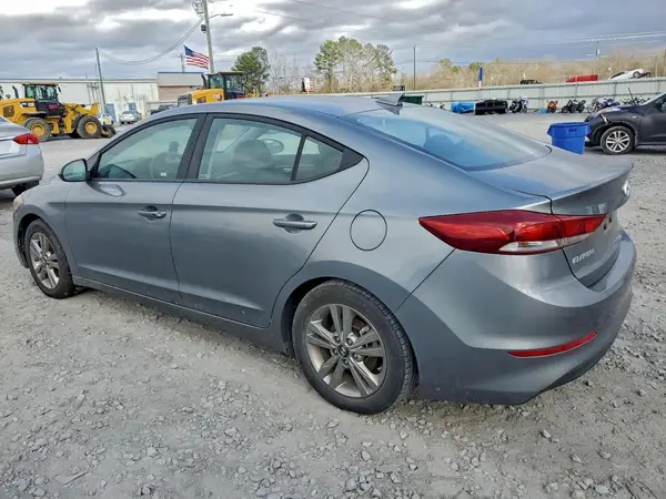 KMHD84LF1JU610867 2018 HYUNDAI ELANTRA - Image 2
