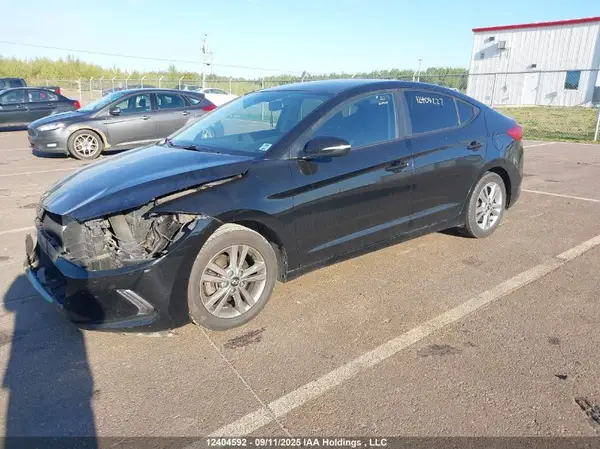 KMHD84LF1JU615826 2018 HYUNDAI ELANTRA - Image 2