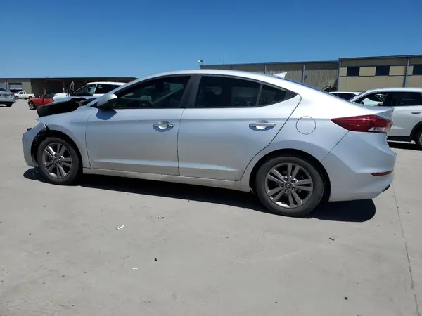 KMHD84LF1JU619911 2018 HYUNDAI ELANTRA - Image 2