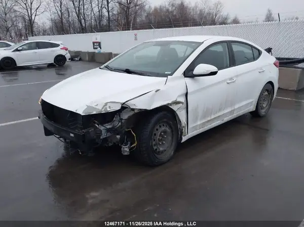 KMHD84LF1JU621562 2018 HYUNDAI ELANTRA - Image 2