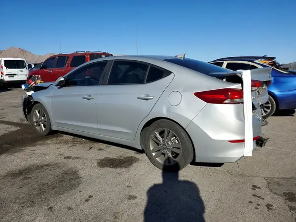 KMHD84LF1JU628074 2018 HYUNDAI ELANTRA - Image 2