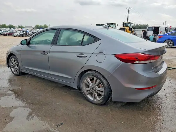 KMHD84LF1JU629824 2018 HYUNDAI ELANTRA - Image 2