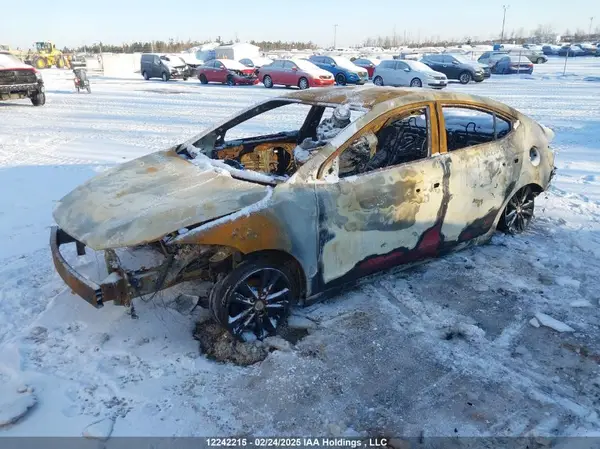 KMHD84LF1JU638457 2018 HYUNDAI ELANTRA - Image 2
