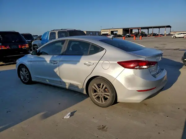 KMHD84LF1JU646168 2018 HYUNDAI ELANTRA - Image 2