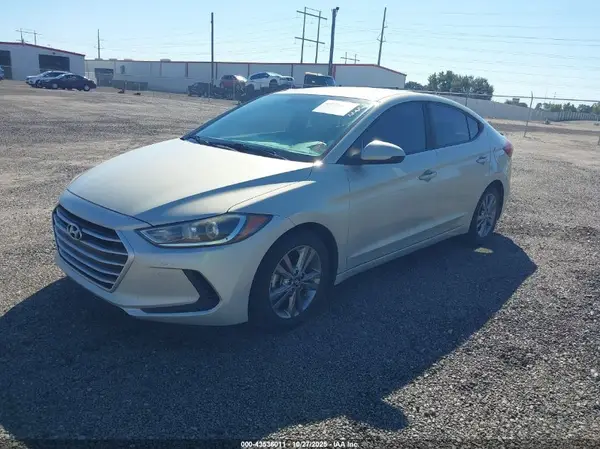 KMHD84LF1JU665996 2018 HYUNDAI ELANTRA - Image 2