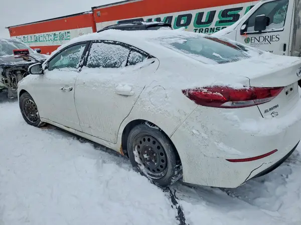 KMHD84LF1JU668977 2018 HYUNDAI ELANTRA - Image 2