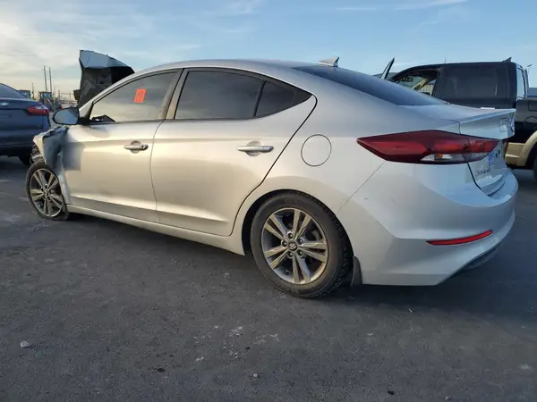 KMHD84LF1JU679042 2018 HYUNDAI ELANTRA - Image 2