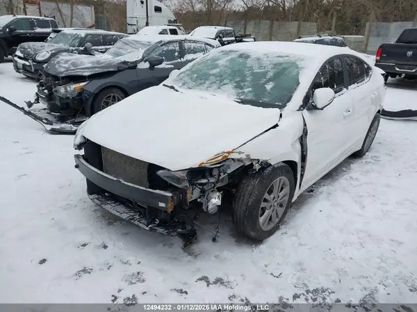 KMHD84LF1JU689912 2018 HYUNDAI ELANTRA - Image 2