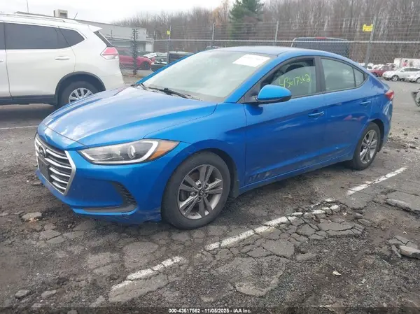 KMHD84LF1JU701282 2018 HYUNDAI ELANTRA - Image 2