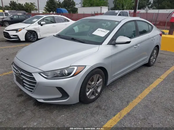 KMHD84LF1JU718065 2018 HYUNDAI ELANTRA - Image 2