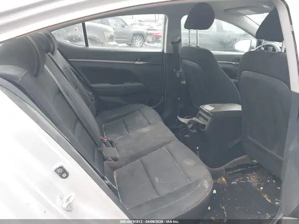 KMHD84LF1JU718065 2018 HYUNDAI ELANTRA - Image 8