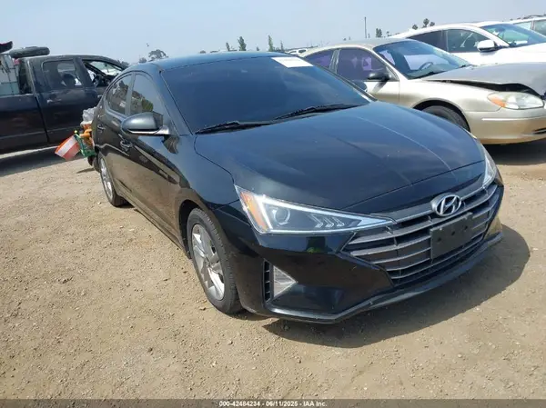 KMHD84LF1KU746028 2019 HYUNDAI ELANTRA - Image 1