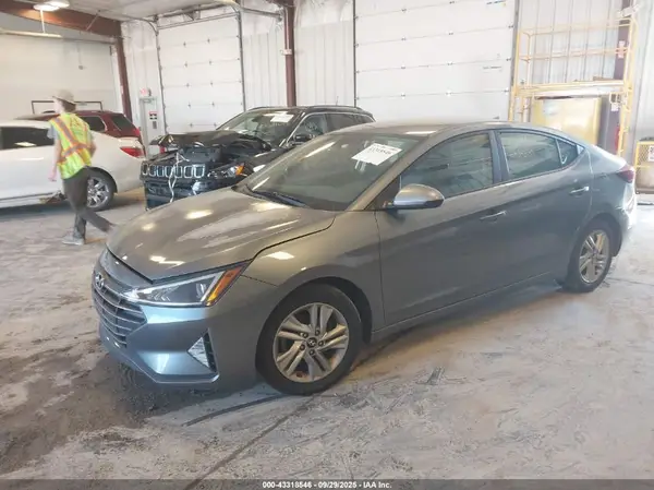 KMHD84LF1KU770183 2019 HYUNDAI ELANTRA - Image 2