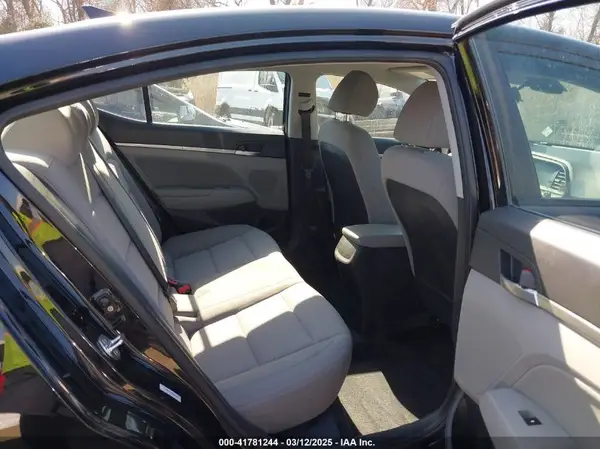 KMHD84LF1KU805675 2019 HYUNDAI ELANTRA - Image 8