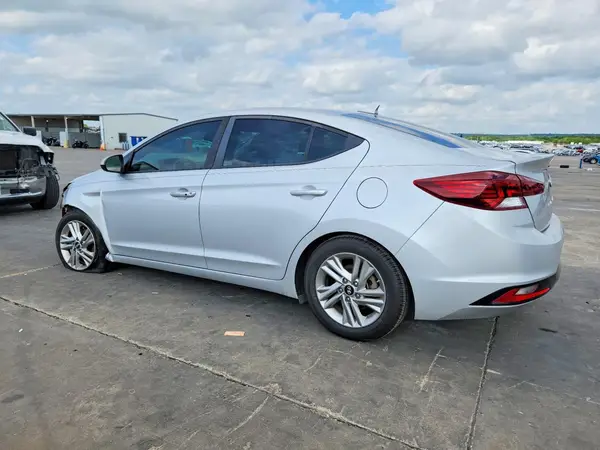 KMHD84LF1KU887617 2019 HYUNDAI ELANTRA - Image 2