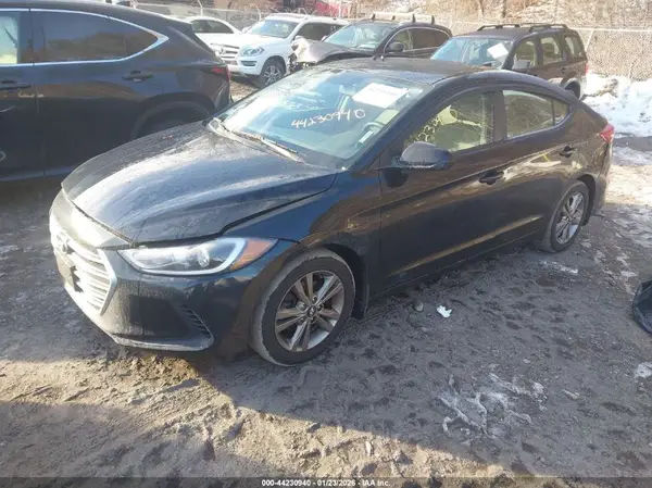 KMHD84LF2HU064056 2017 HYUNDAI ELANTRA - Image 2
