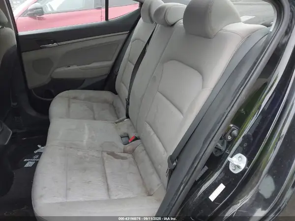 KMHD84LF2HU067250 2017 HYUNDAI ELANTRA - Image 8
