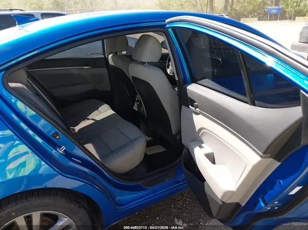 KMHD84LF2HU068978 2017 HYUNDAI ELANTRA - Image 8