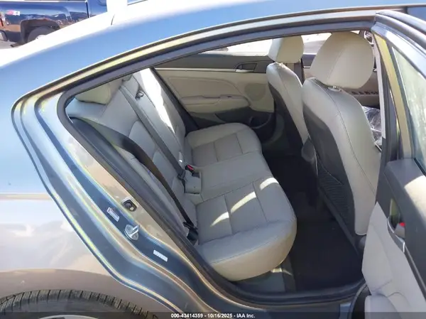 KMHD84LF2HU070892 2017 HYUNDAI ELANTRA - Image 8