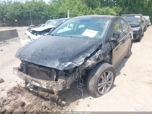 KMHD84LF2HU099020 2017 HYUNDAI ELANTRA - Image 2