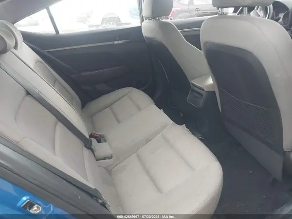 KMHD84LF2HU107164 2017 HYUNDAI ELANTRA - Image 8