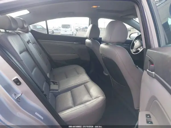 KMHD84LF2HU120142 2017 HYUNDAI ELANTRA - Image 8