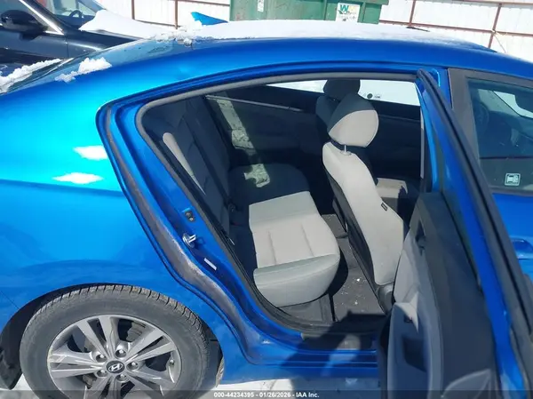 KMHD84LF2HU145073 2017 HYUNDAI ELANTRA - Image 8