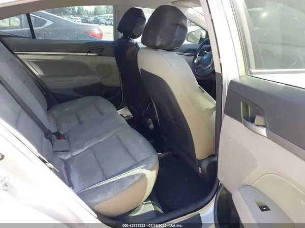 KMHD84LF2HU155926 2017 HYUNDAI ELANTRA - Image 8