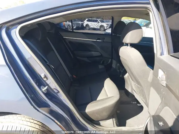 KMHD84LF2HU188053 2017 HYUNDAI ELANTRA - Image 8