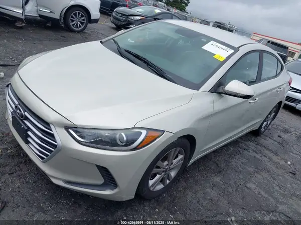 KMHD84LF2HU194869 2017 HYUNDAI ELANTRA - Image 2