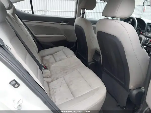 KMHD84LF2HU201433 2017 HYUNDAI ELANTRA - Image 8