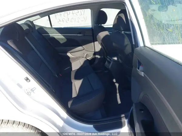KMHD84LF2HU219575 2017 HYUNDAI ELANTRA - Image 8