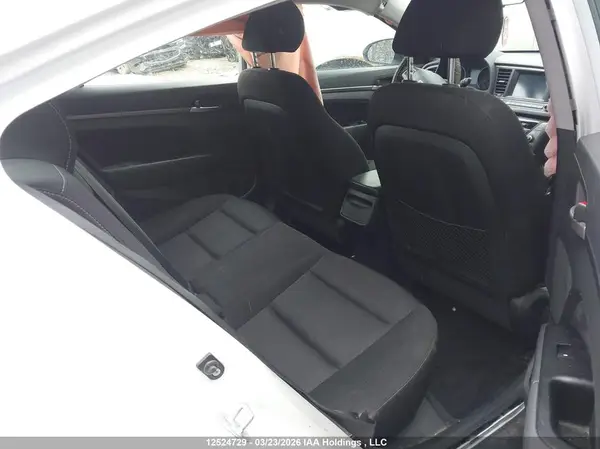 KMHD84LF2HU221763 2017 HYUNDAI ELANTRA - Image 8