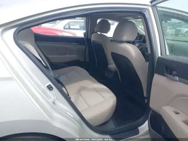 KMHD84LF2HU222573 2017 HYUNDAI ELANTRA - Image 8