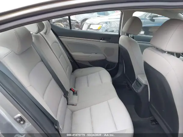 KMHD84LF2HU224906 2017 HYUNDAI ELANTRA - Image 8