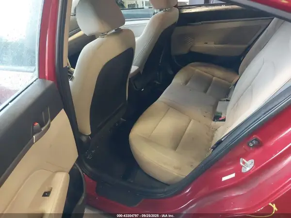 KMHD84LF2HU224954 2017 HYUNDAI ELANTRA - Image 8