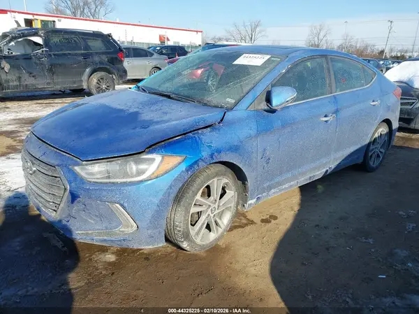 KMHD84LF2HU225599 2017 HYUNDAI ELANTRA - Image 2