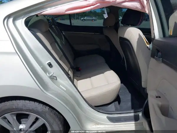 KMHD84LF2HU226154 2017 HYUNDAI ELANTRA - Image 8