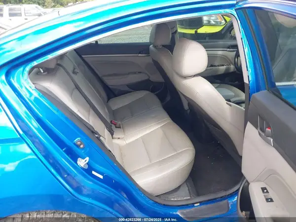 KMHD84LF2HU229880 2017 HYUNDAI ELANTRA - Image 8