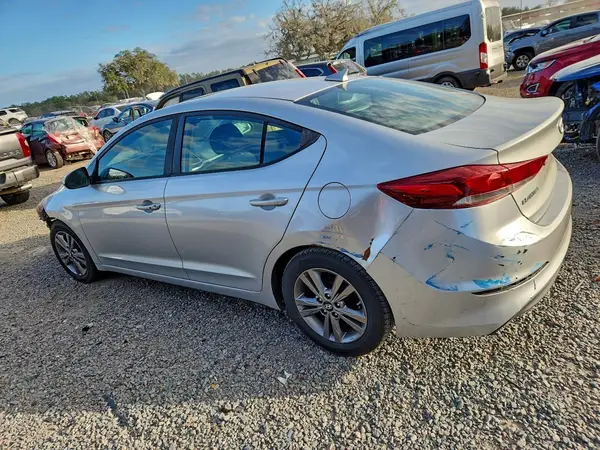 KMHD84LF2HU237347 2017 HYUNDAI ELANTRA - Image 2