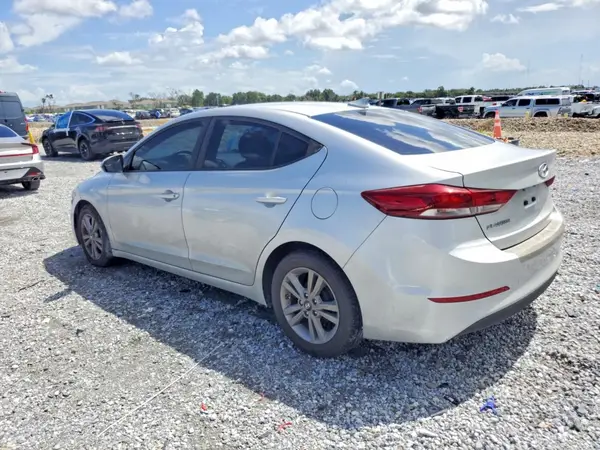 KMHD84LF2HU243360 2017 HYUNDAI ELANTRA - Image 2