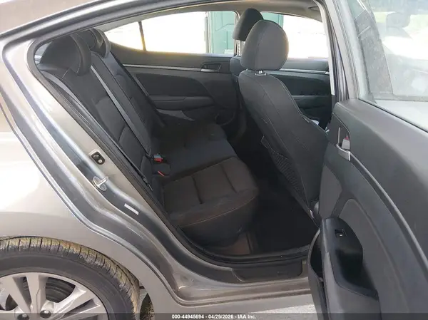 KMHD84LF2HU245612 2017 HYUNDAI ELANTRA - Image 8